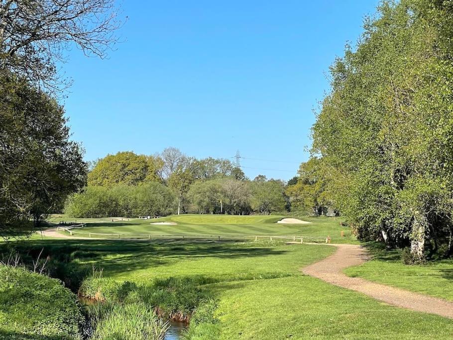 The Dolman At Ferndown Forest Golf Course Exterior foto